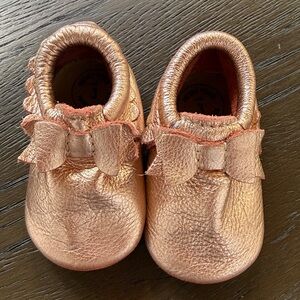 Freshly Picked Metallic Soft Sole Kids Moccasins size 3